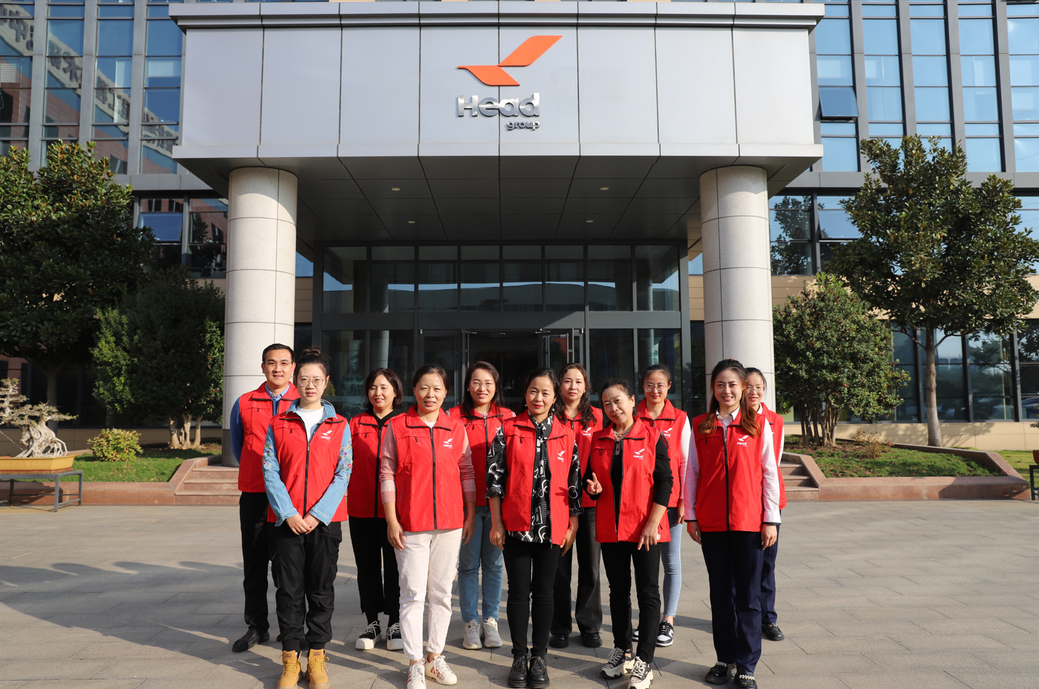 j9国际厅集团开展志愿者重阳节敬老、爱老志愿服务活动